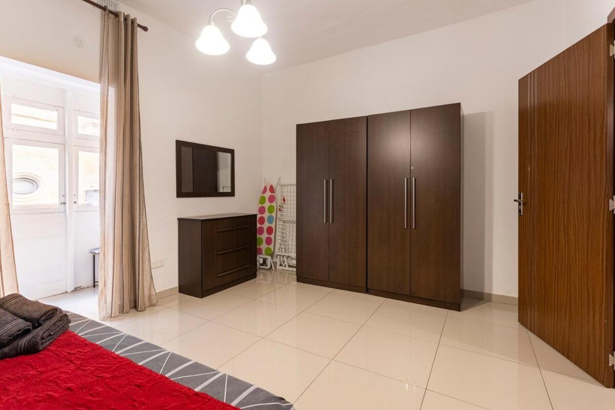 Superbly Located Cosy 2-Bedroom Apartment バレッタ エクステリア 写真