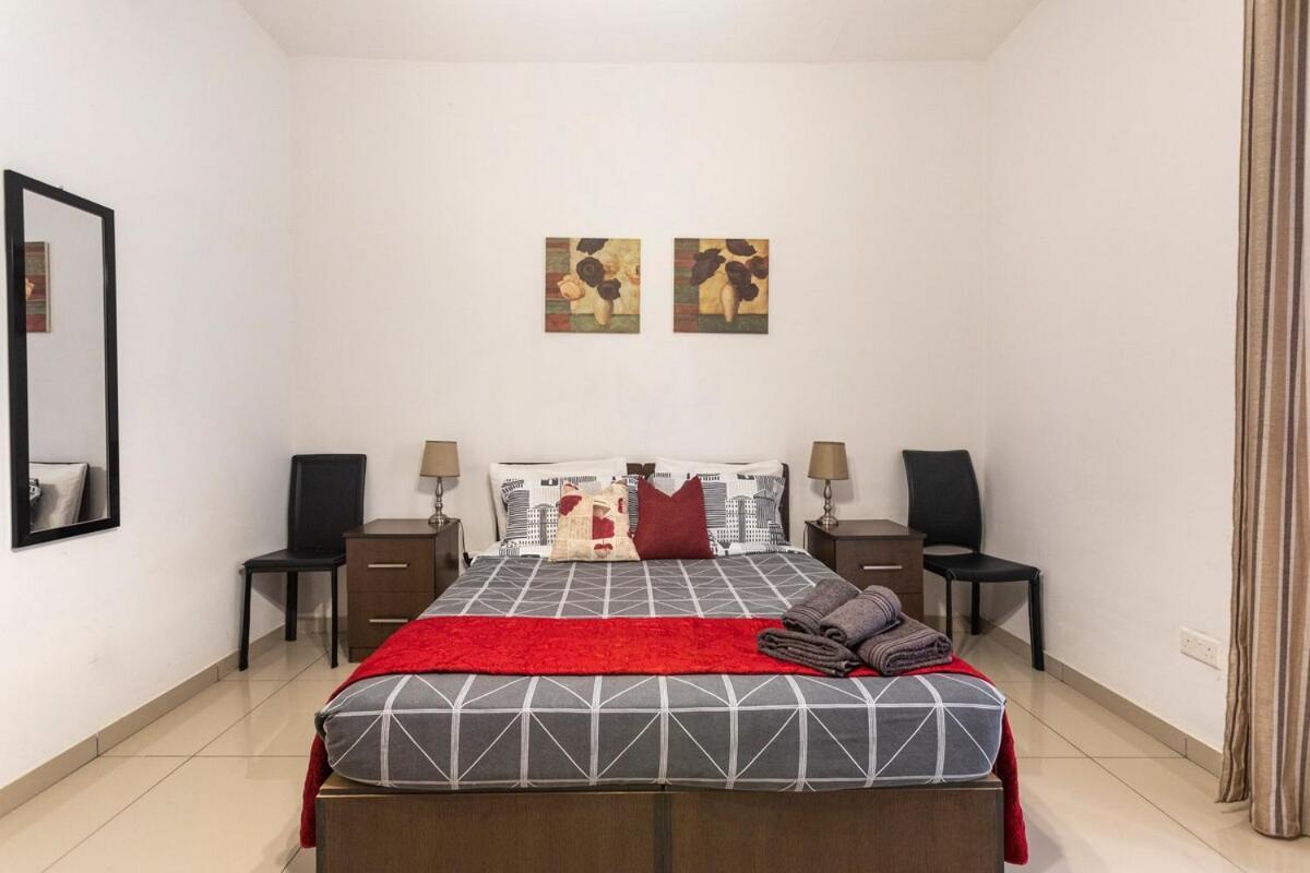 Superbly Located Cosy 2-Bedroom Apartment バレッタ エクステリア 写真