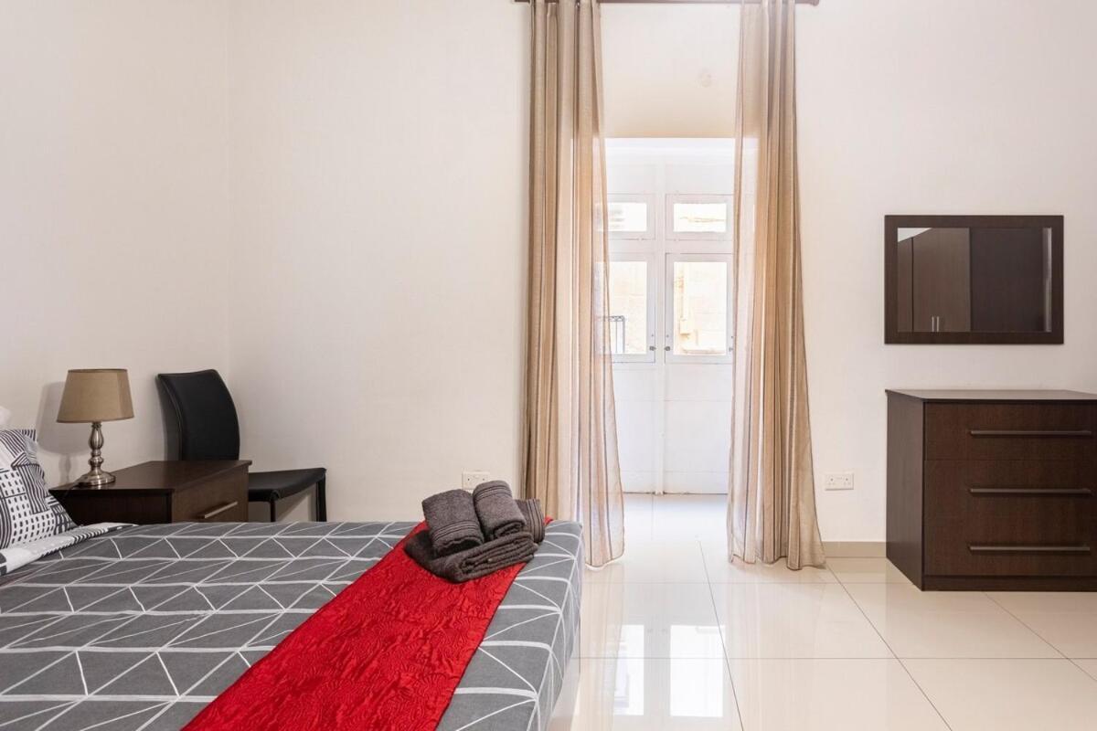Superbly Located Cosy 2-Bedroom Apartment バレッタ エクステリア 写真
