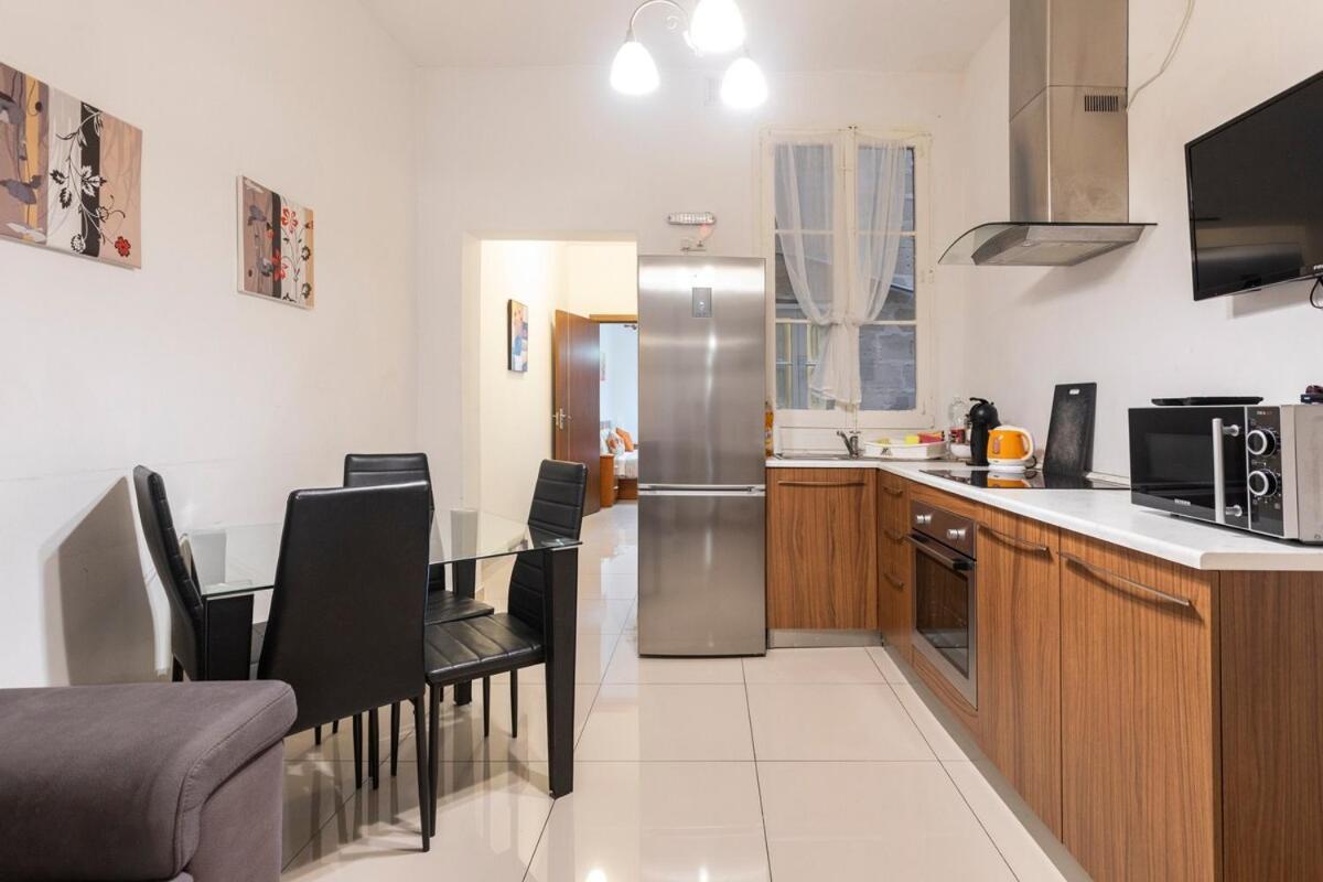 Superbly Located Cosy 2-Bedroom Apartment バレッタ エクステリア 写真