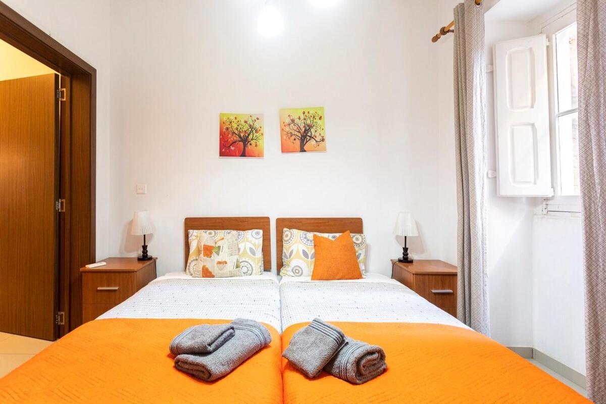 Superbly Located Cosy 2-Bedroom Apartment バレッタ エクステリア 写真